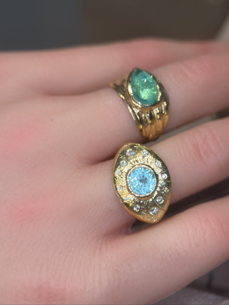 1 Cts Paraiba Eye Ring with Diamonds 18 Ct Gold  (Available at Madlords, Paris)