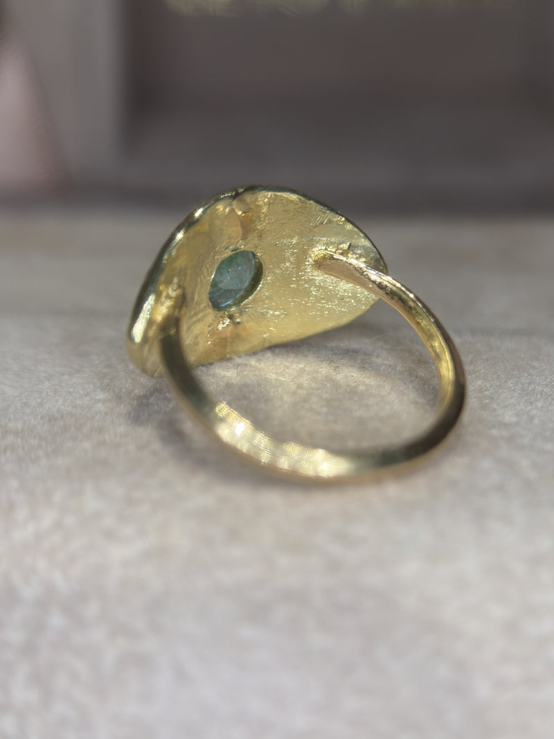 1 Cts Paraiba Eye Ring with Diamonds 18 Ct Gold  (Available at Madlords, Paris)