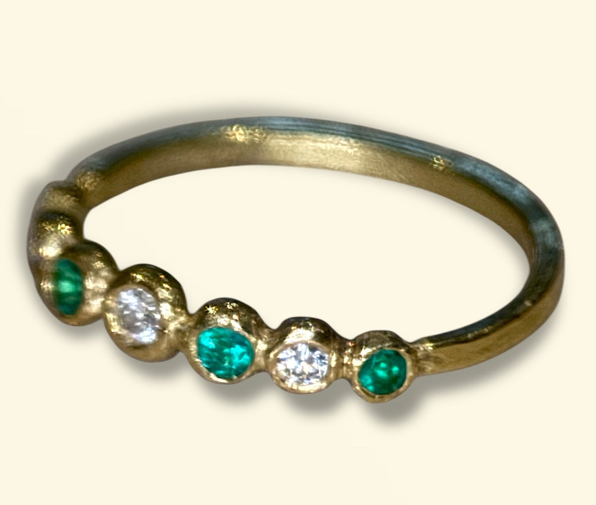 Colombian Emeralds and Diamonds Bubble Band 18 Ct Yellow Gold