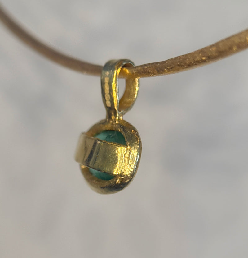 2.24 Cts Emerald Cushion Cut Wire Collar Chain 18 Ct Gold