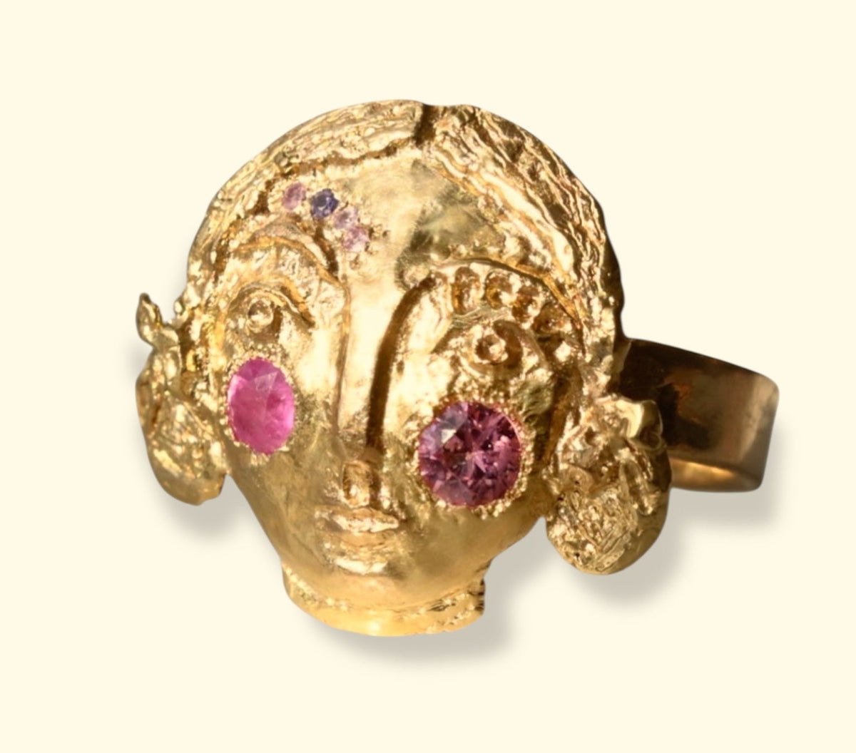 Lady in Love One Of A Kind 18 ct Gold Ring