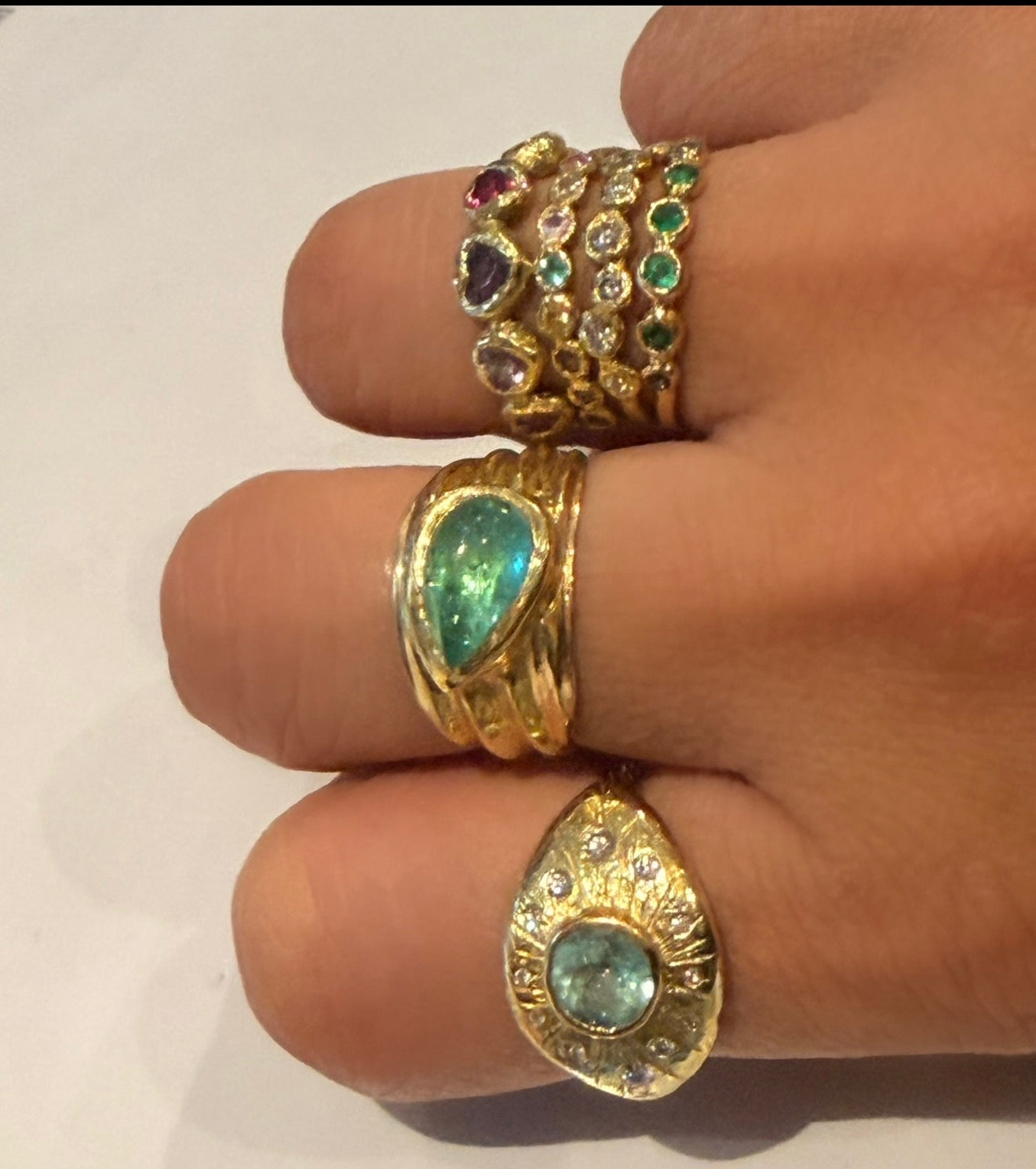 Sapphire Hearts Bezel Band Bubbles 18 Ct Gold