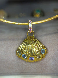 Sea Shell Necklace with Sapphires 18 Ct Gold