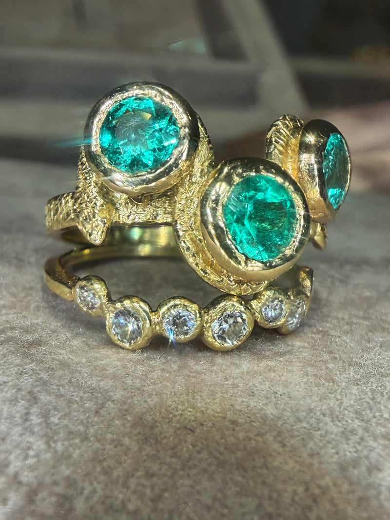 Three Colombian Emeralds Snake Ring 18 Ct Yellow Gold