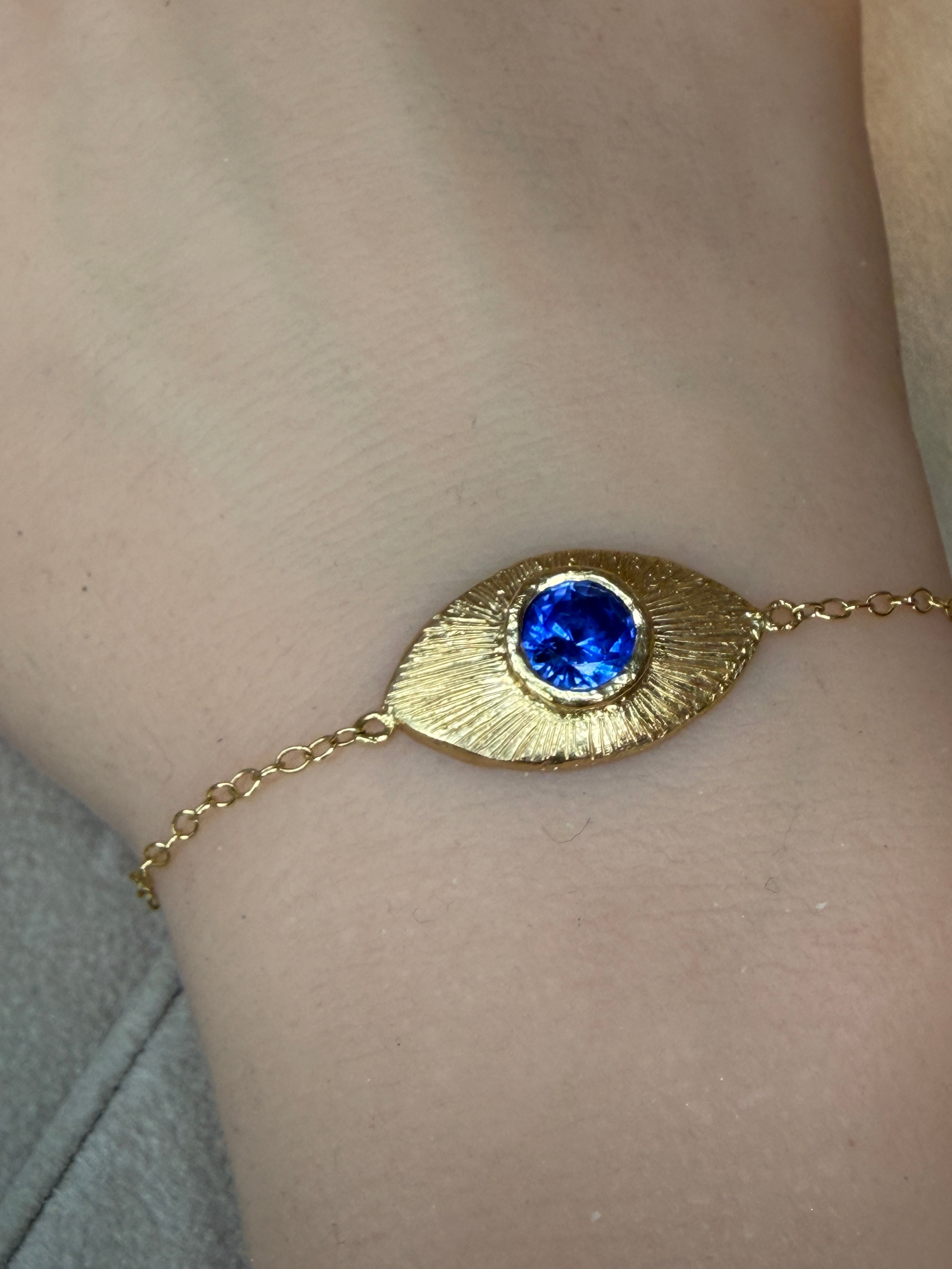 2 in 1 Blue Sapphire Eye Bracelet or Necklace 18 Ct Gold