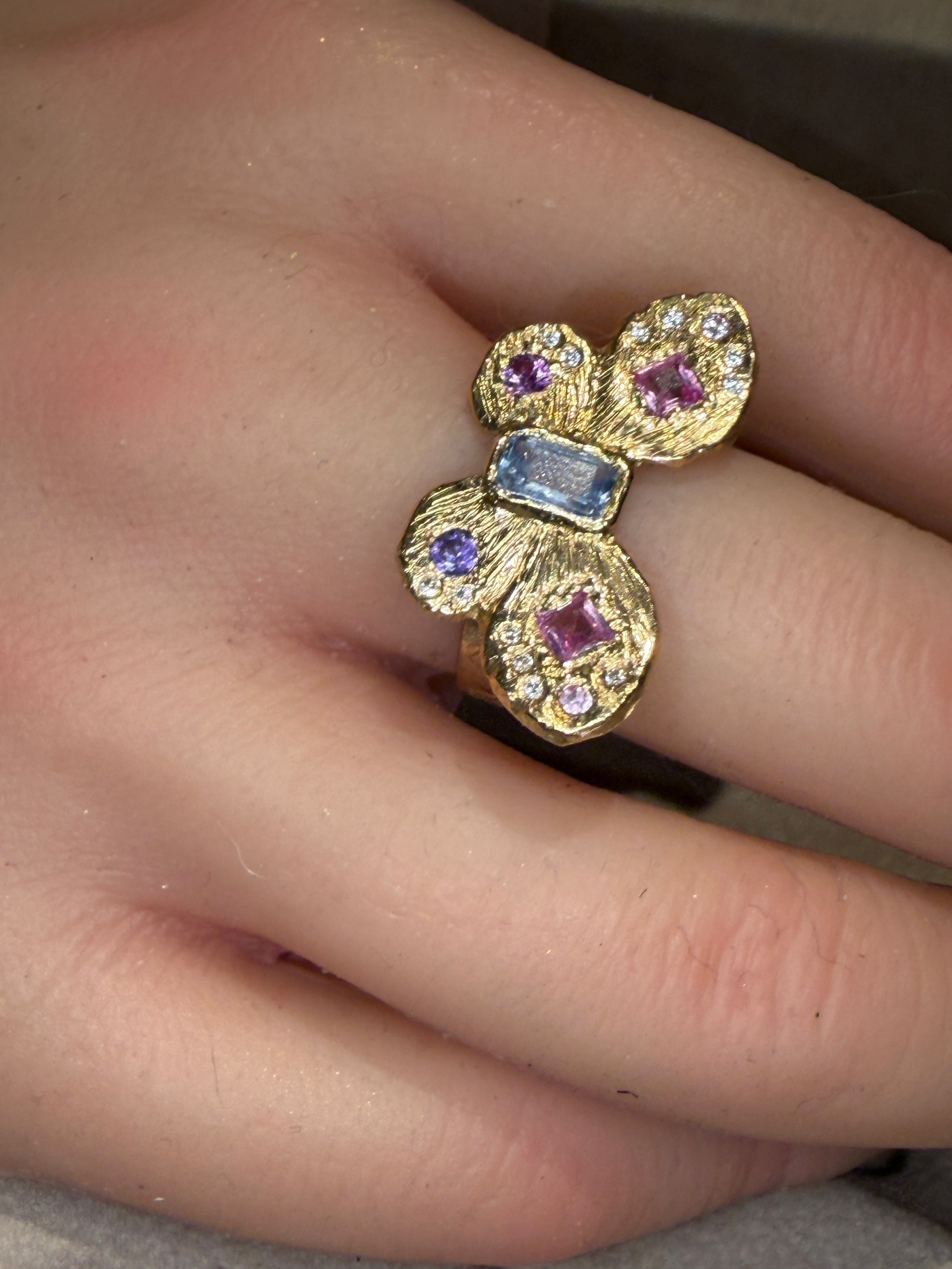 Pastel Butterfly Queen Sapphires and Diamonds Cocktail Ring 18 Ct Gold