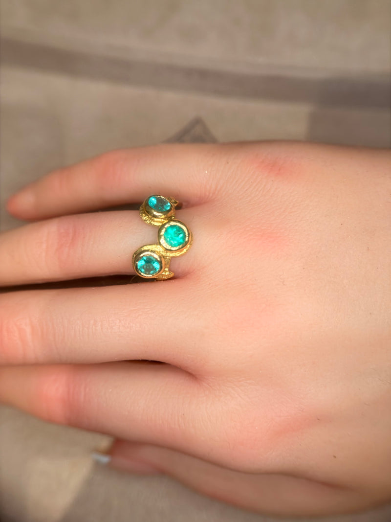 Three Colombian Emeralds Snake Ring 18 Ct Yellow Gold