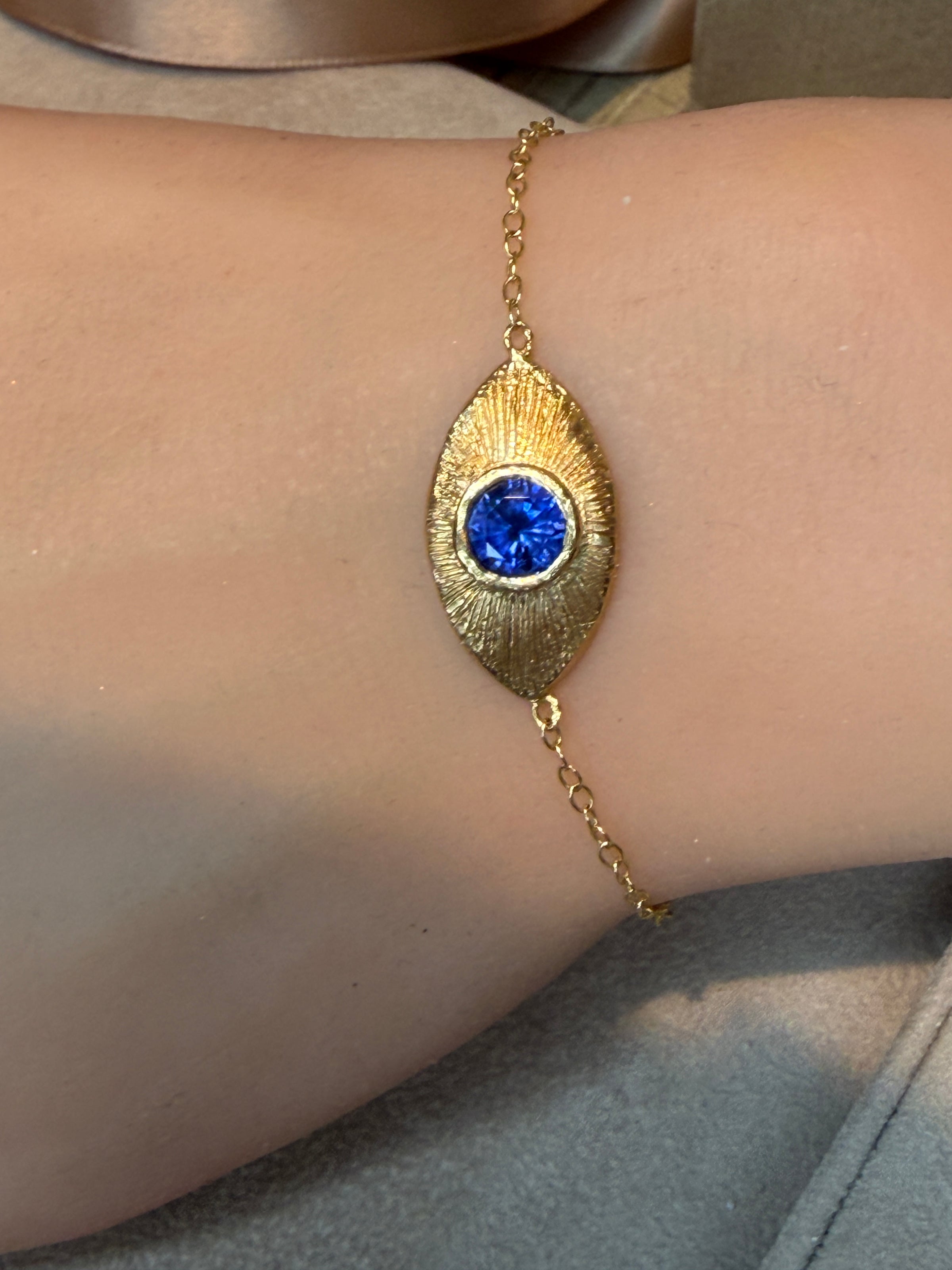 2 in 1 Blue Sapphire Eye Bracelet or Necklace 18 Ct Gold