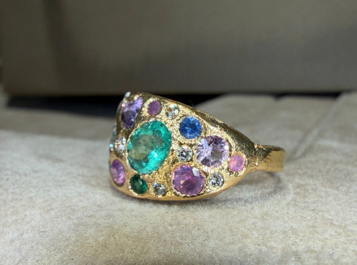 Sapphires and Diamonds Dome Ring 18 Ct Gold “Precious Garden”
