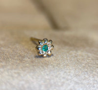 Baby Flower Colombian Emerald Stud (Single) 18 Ct Yellow Gold