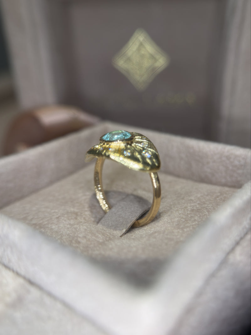 1 Cts Paraiba Eye Ring with Diamonds 18 Ct Gold  (Available at Madlords, Paris)