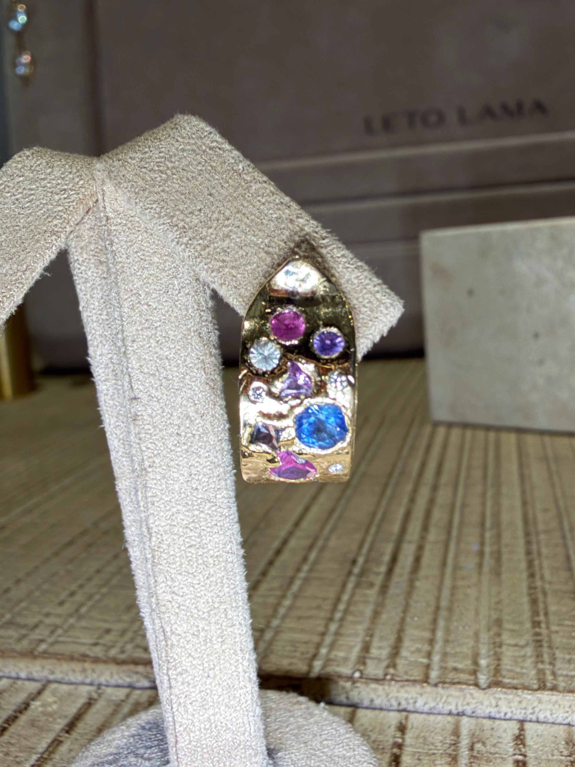 Abstract Art Semi Hoop Earrings with Sapphires in 18 Ct Gold