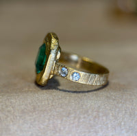 GIA Certified 2.9 Ct Colombian Emerald Ring with Diamonds in 18 Ct Gold