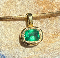 2.24 Cts Emerald Cushion Cut Wire Collar Chain 18 Ct Gold