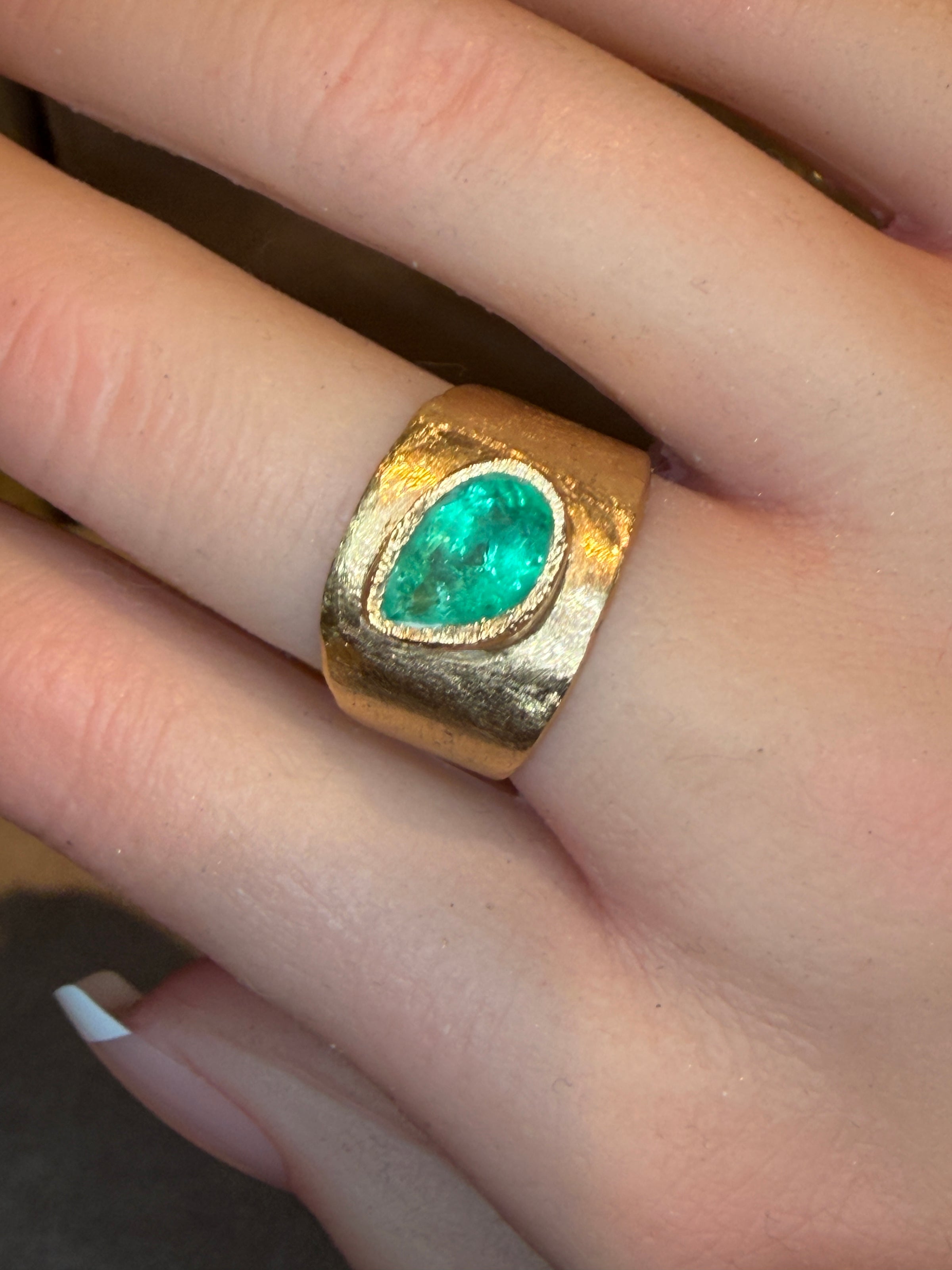 Muzo Colombian Emerald 1.6 Ct Certified Cigar Ring