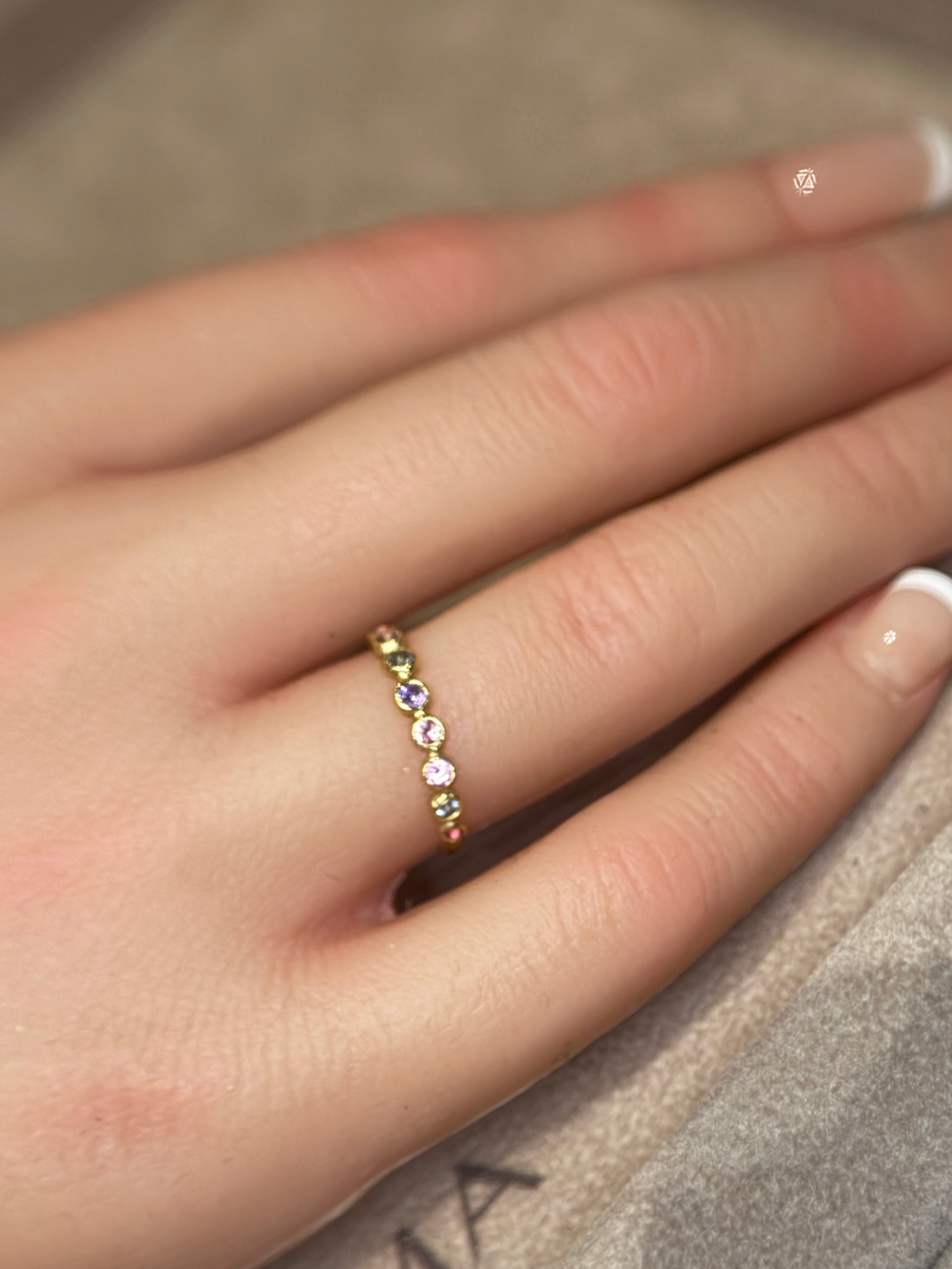 Purple Pastel Pink Purple Sapphires Bubble Band 18 Ct Yellow Gold