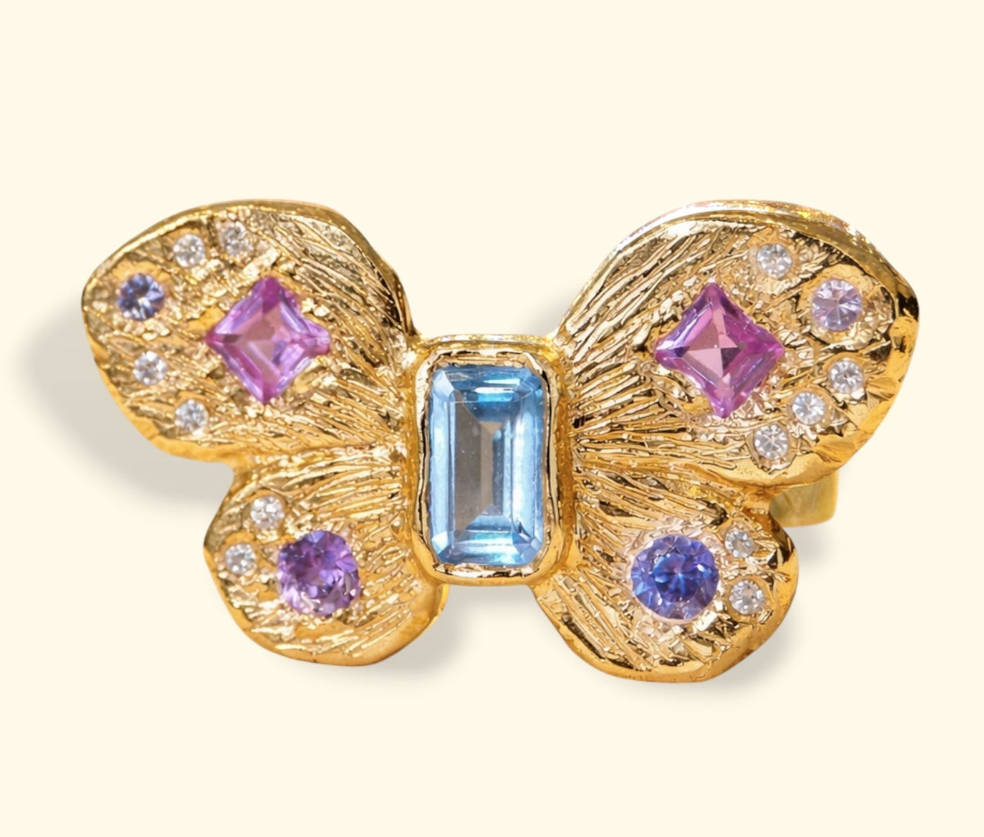 Pastel Butterfly Queen Sapphires and Diamonds Cocktail Ring 18 Ct Gold