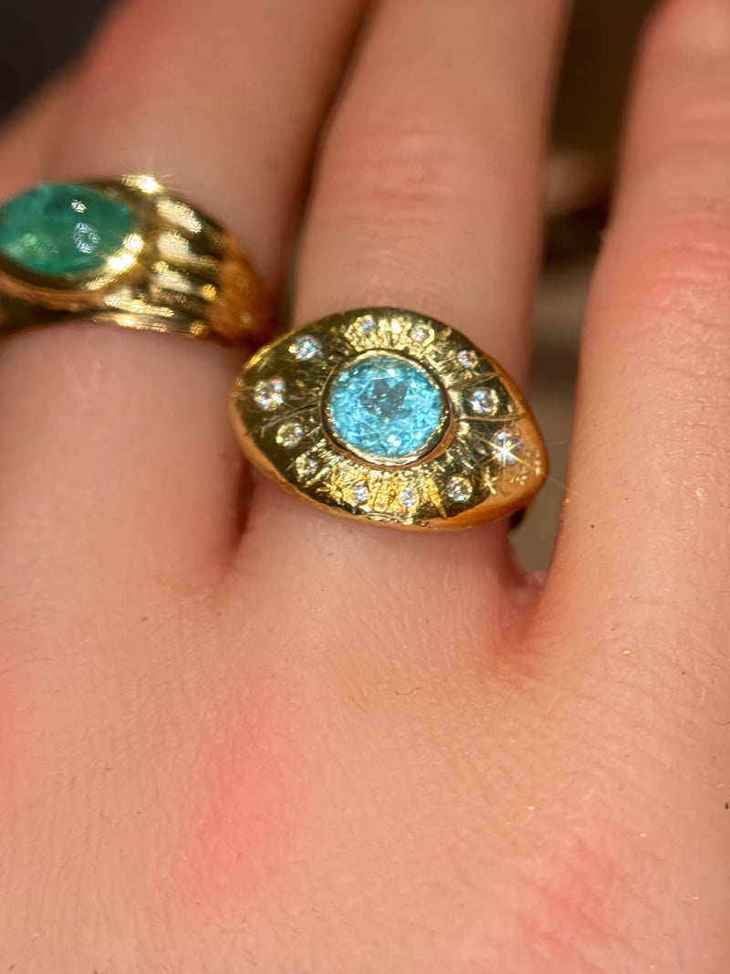 1 Cts Paraiba Eye Ring with Diamonds 18 Ct Gold  (Available at Madlords, Paris)