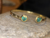 1.35 Cts Emerald Hearts Toi & Moi Love Bracelet Bangle 18 Ct Gold - Collected — Bespoke Variations Available