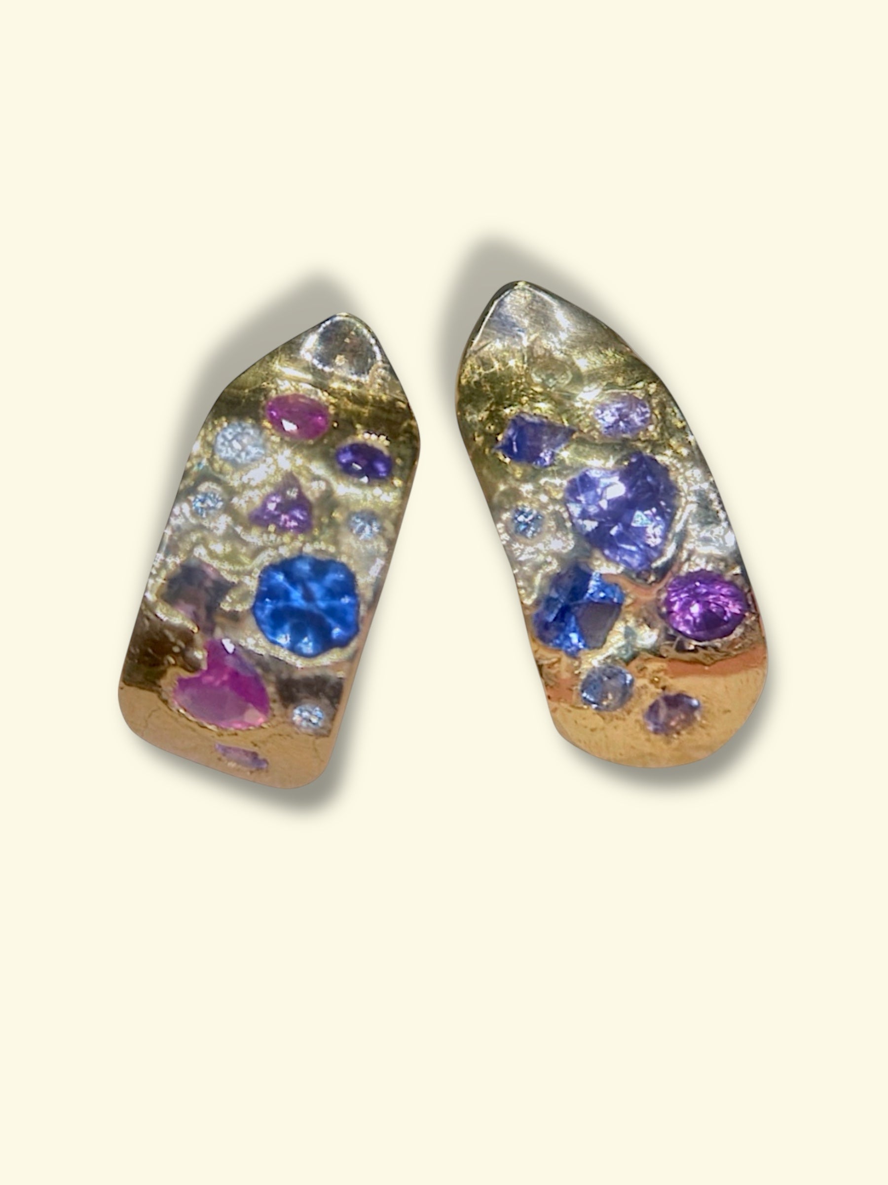 Abstract Art Semi Hoop Earrings with Sapphires in 18 Ct Gold