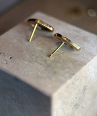 Blue Sapphire Eye Stud Earrings 18 Ct Yellow Gold
