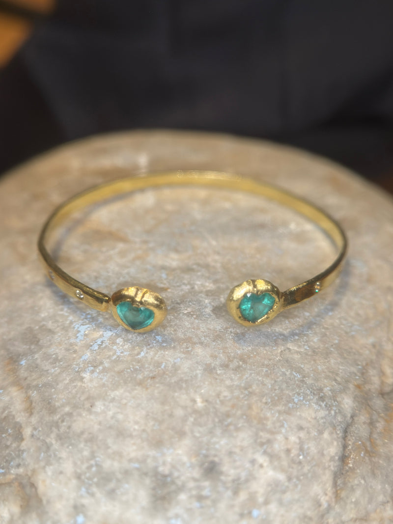 1.35 Cts Emerald Hearts Toi & Moi Love Bracelet Bangle 18 Ct Gold - Collected — Bespoke Variations Available