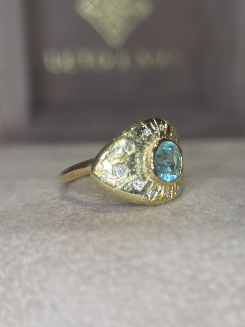 1 Cts Paraiba Eye Ring with Diamonds 18 Ct Gold  (Available at Madlords, Paris)