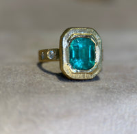 GIA Certified 2.9 Ct Colombian Emerald Ring with Diamonds in 18 Ct Gold