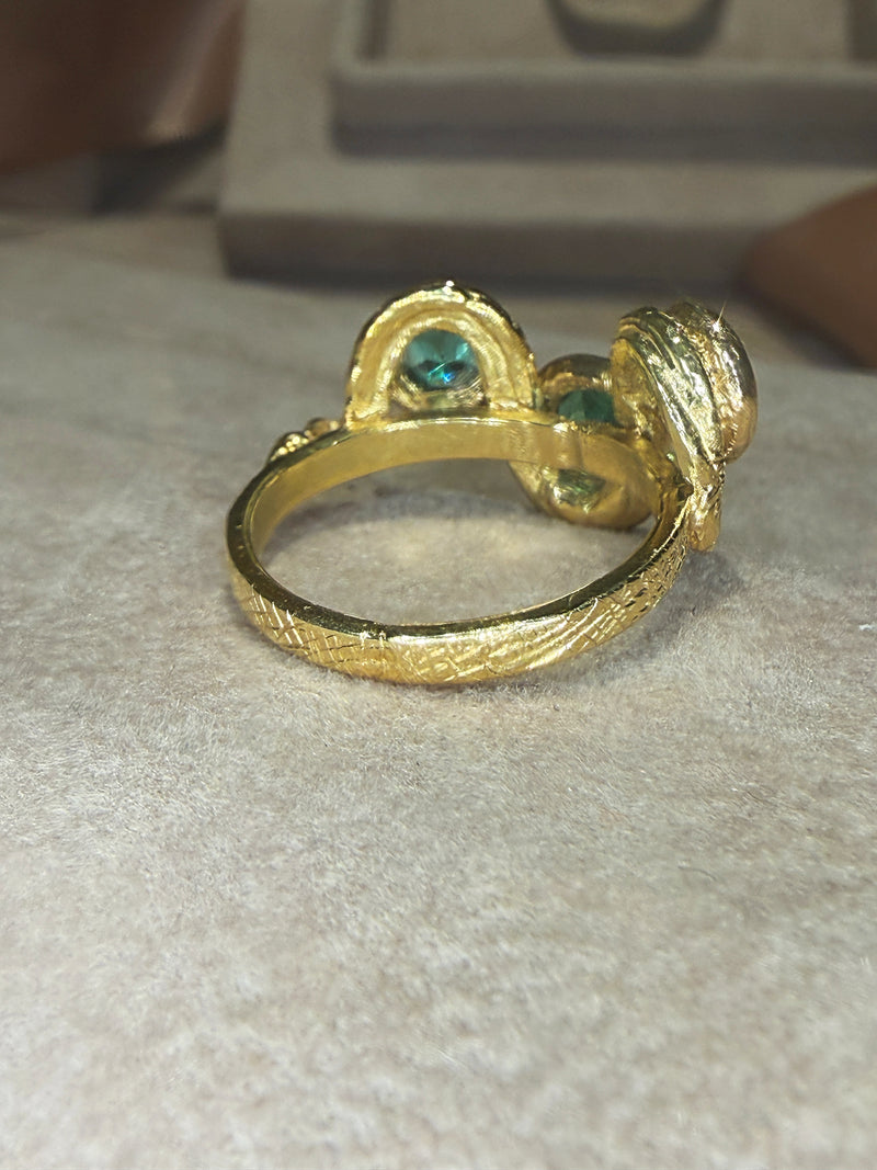 Three Colombian Emeralds Snake Ring 18 Ct Yellow Gold