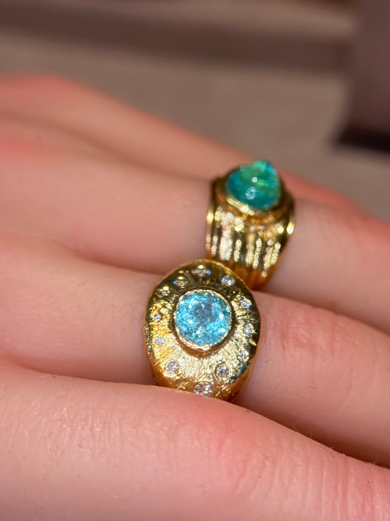 1 Cts Paraiba Eye Ring with Diamonds 18 Ct Gold  (Available at Madlords, Paris)
