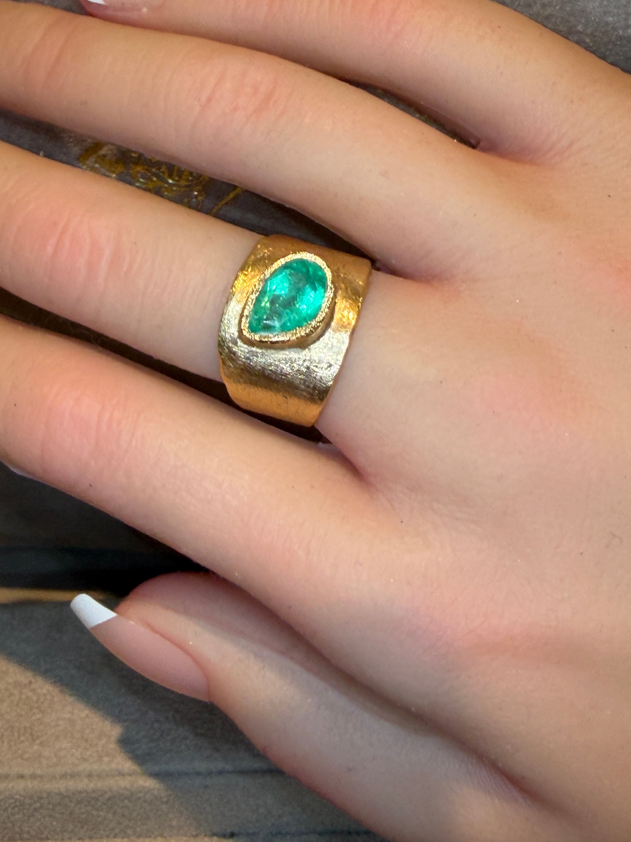 Muzo Colombian Emerald 1.6 Ct Certified Cigar Ring