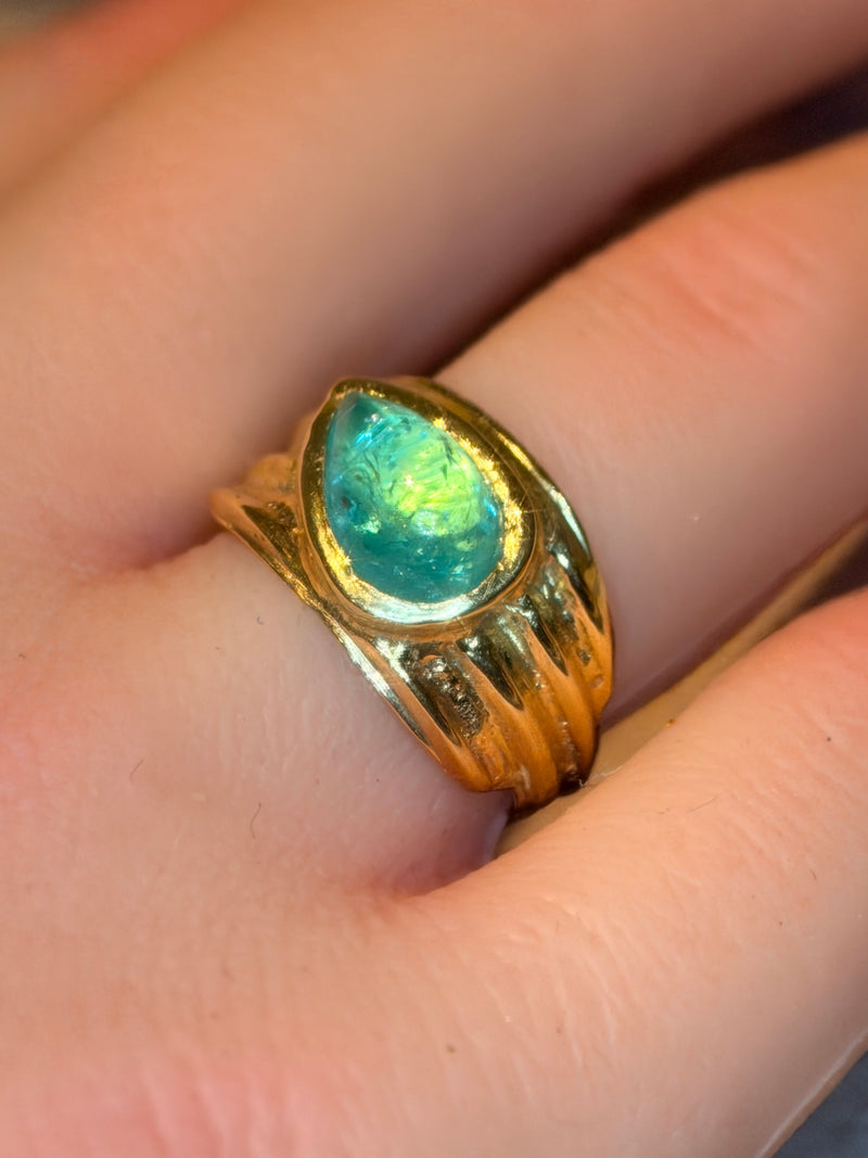 2.5 Cts Paraiba Cabochon Cigar Ring Band 18 Ct Yellow Gold