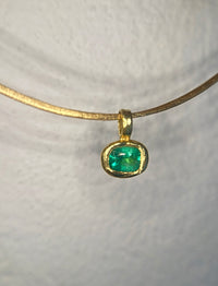 2.24 Cts Emerald Cushion Cut Wire Collar Chain 18 Ct Gold