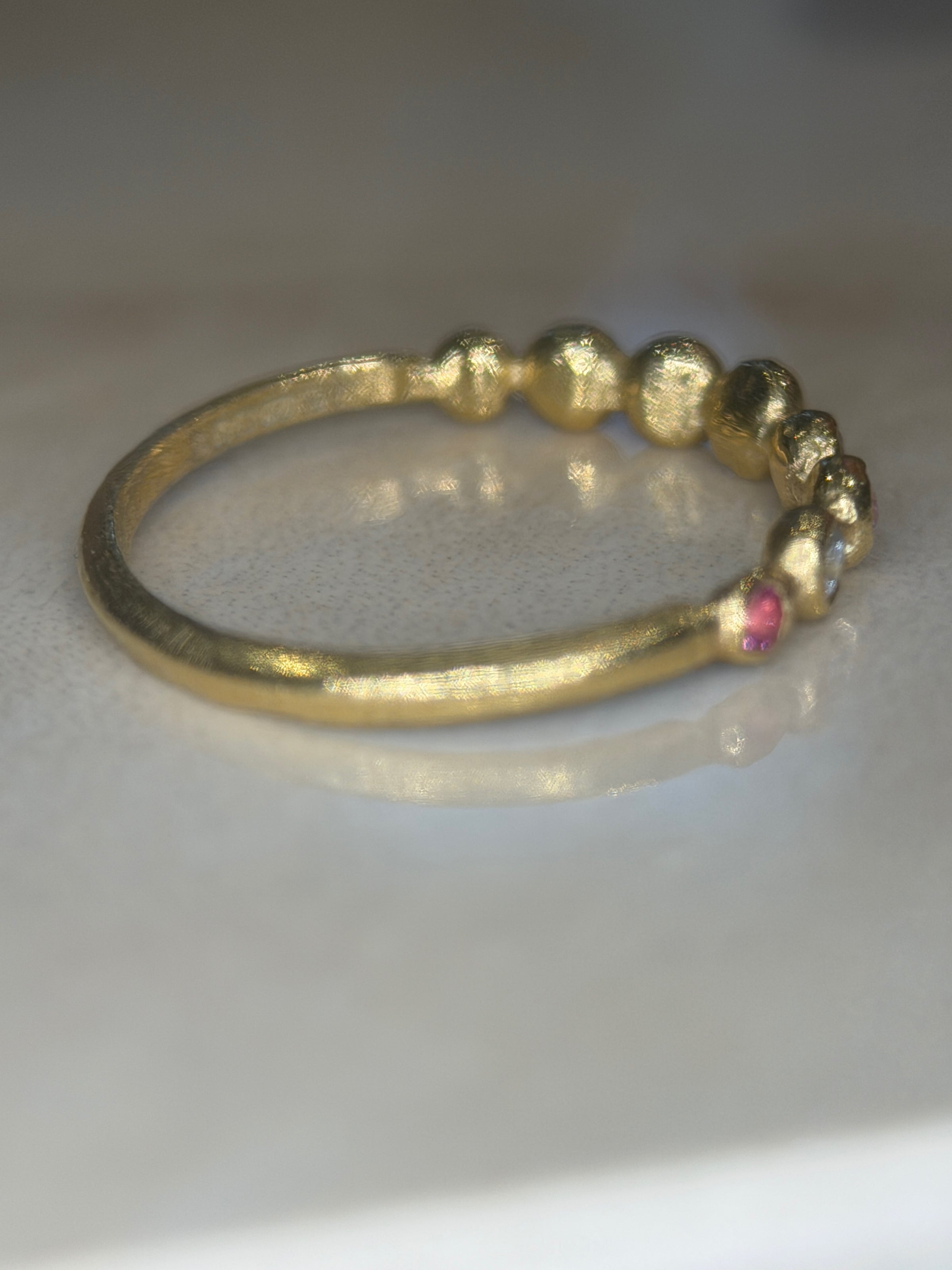 Purple Pastel Pink Purple Sapphires Bubble Band 18 Ct Yellow Gold