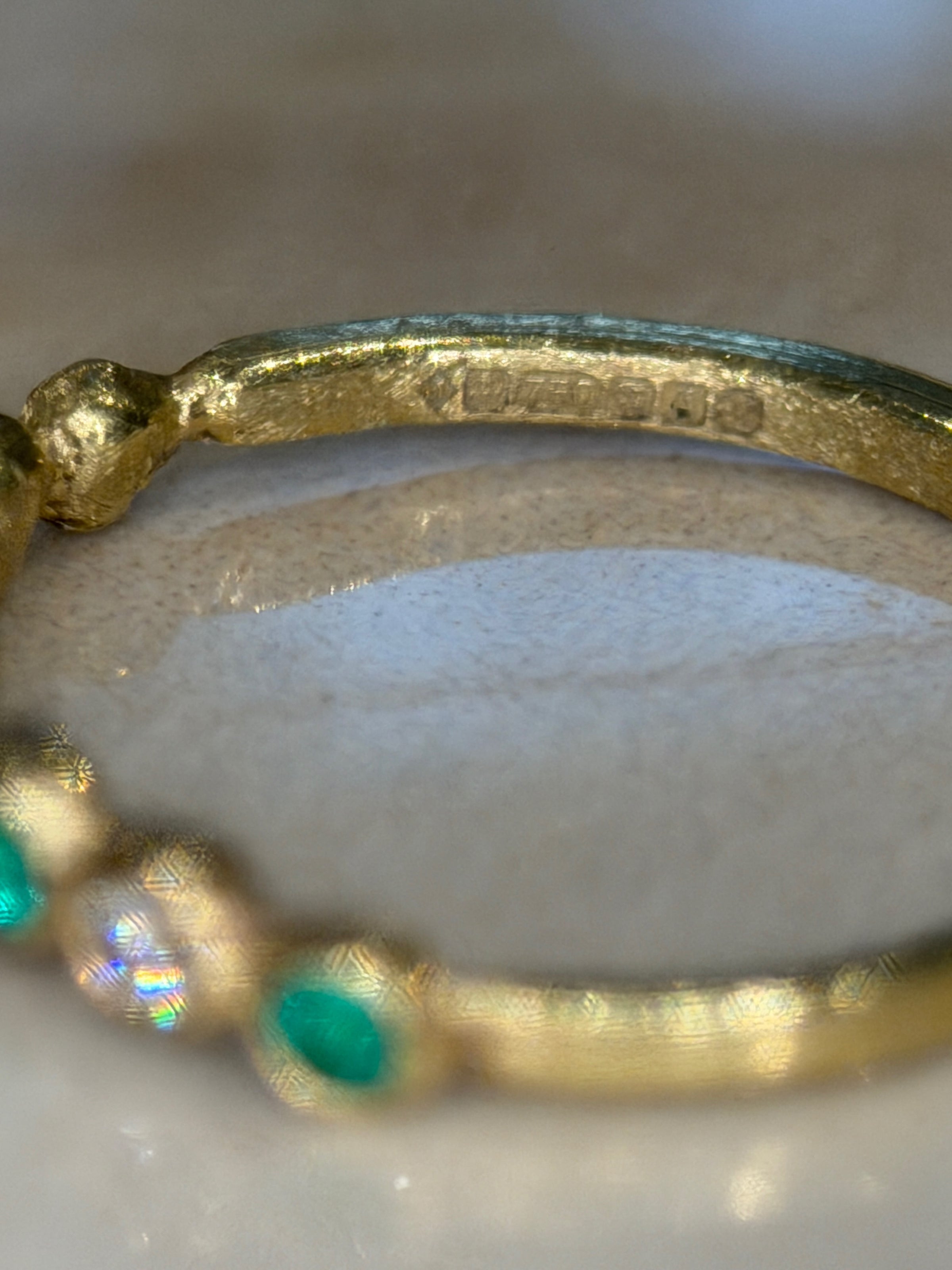 Colombian Emeralds and Diamonds Bubble Band 18 Ct Yellow Gold