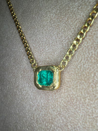 GIA Certified 2.9 Cts Colombian Emerald Half Bezel Set- Cuban Links Chain necklace & choker in 19 Ct Gold