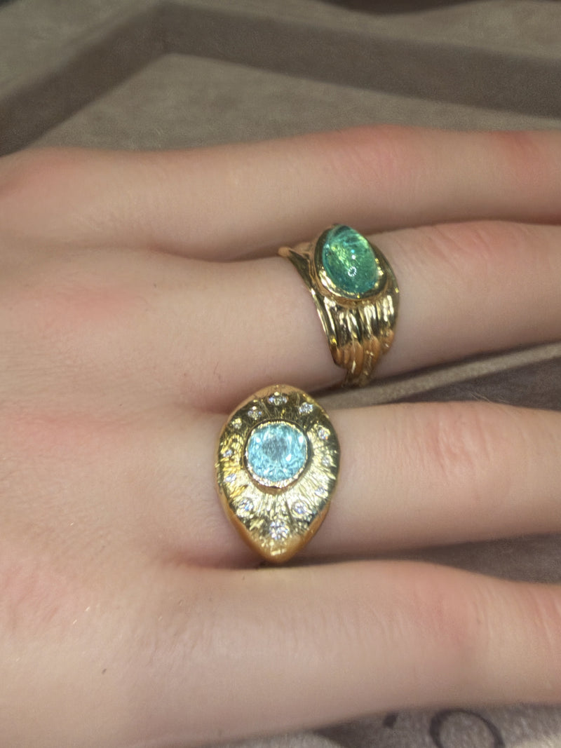 1 Cts Paraiba Eye Ring with Diamonds 18 Ct Gold  (Available at Madlords, Paris)