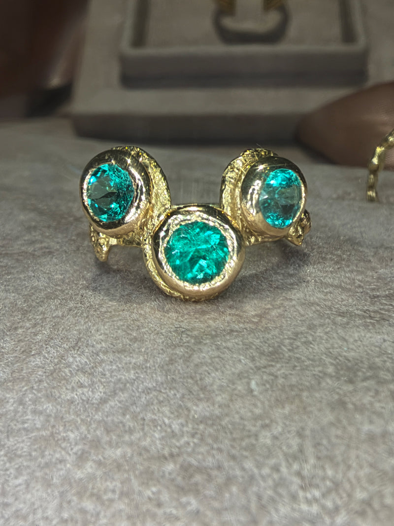 Three Colombian Emeralds Snake Ring 18 Ct Yellow Gold