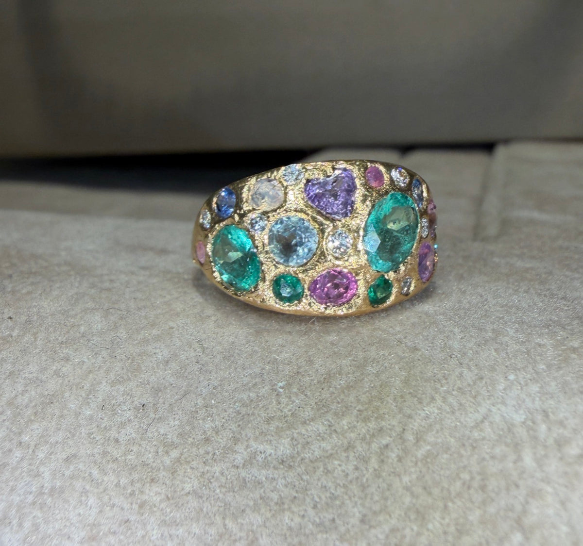 Sapphires and Diamonds Dome Ring 18 Ct Gold “Precious Garden”