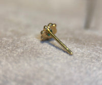 Baby Flower Colombian Emerald Stud (Single) 18 Ct Yellow Gold