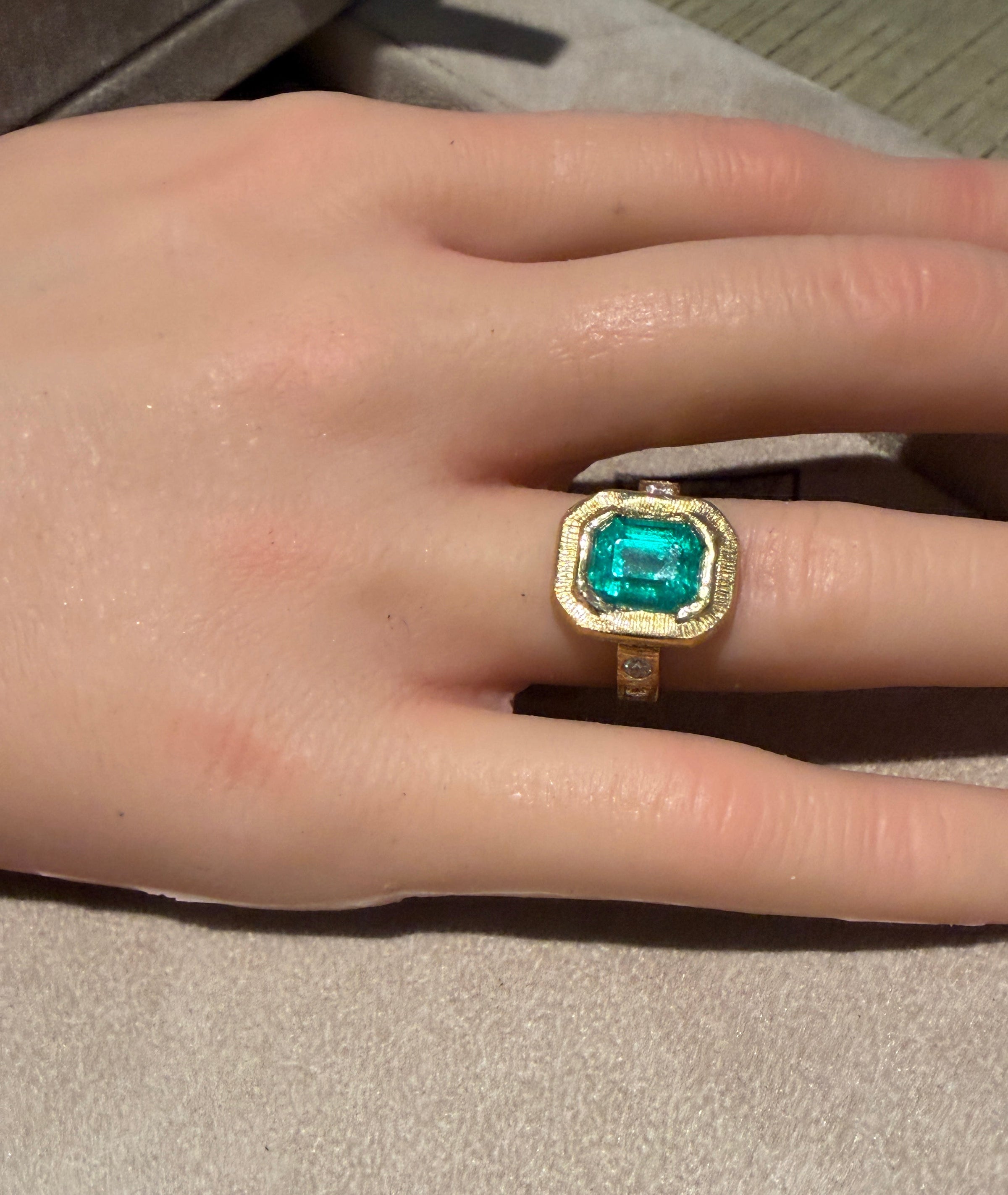 GIA Certified 2.9 Ct Colombian Emerald Ring with Diamonds in 18 Ct Gold