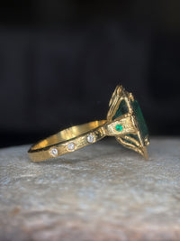 4.26 Cts Emerald Cut Art Deco 18 Ct Gold Ring with diamonds