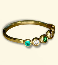 Colombian Emeralds and Diamonds Bubble Band 18 Ct Yellow Gold