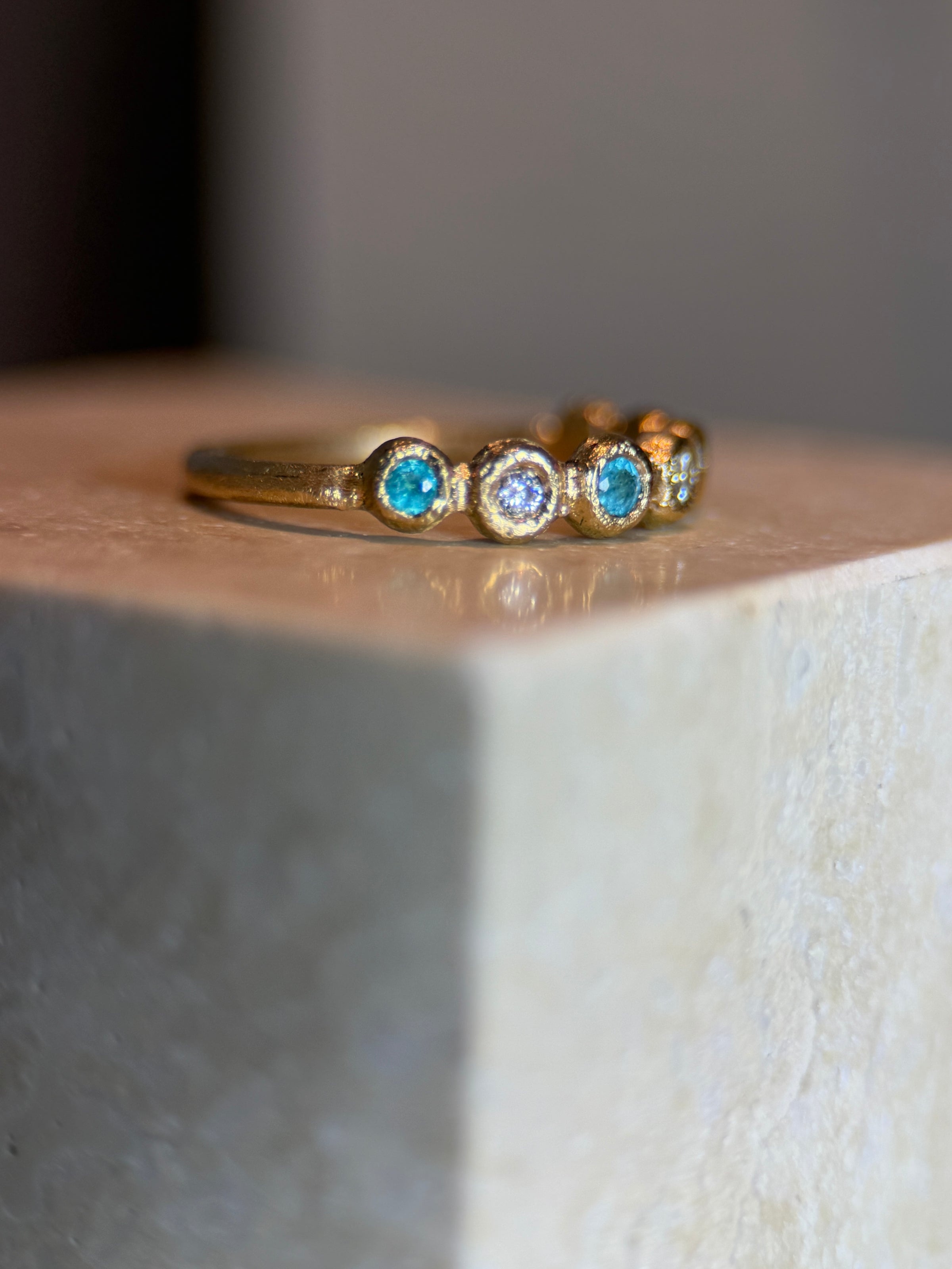 Paraiba and Diamonds Bubble Band 18 Ct Gold