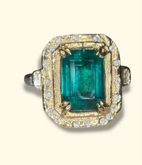 4.26 Cts Emerald Cut Art Deco 18 Ct Gold Ring with diamonds