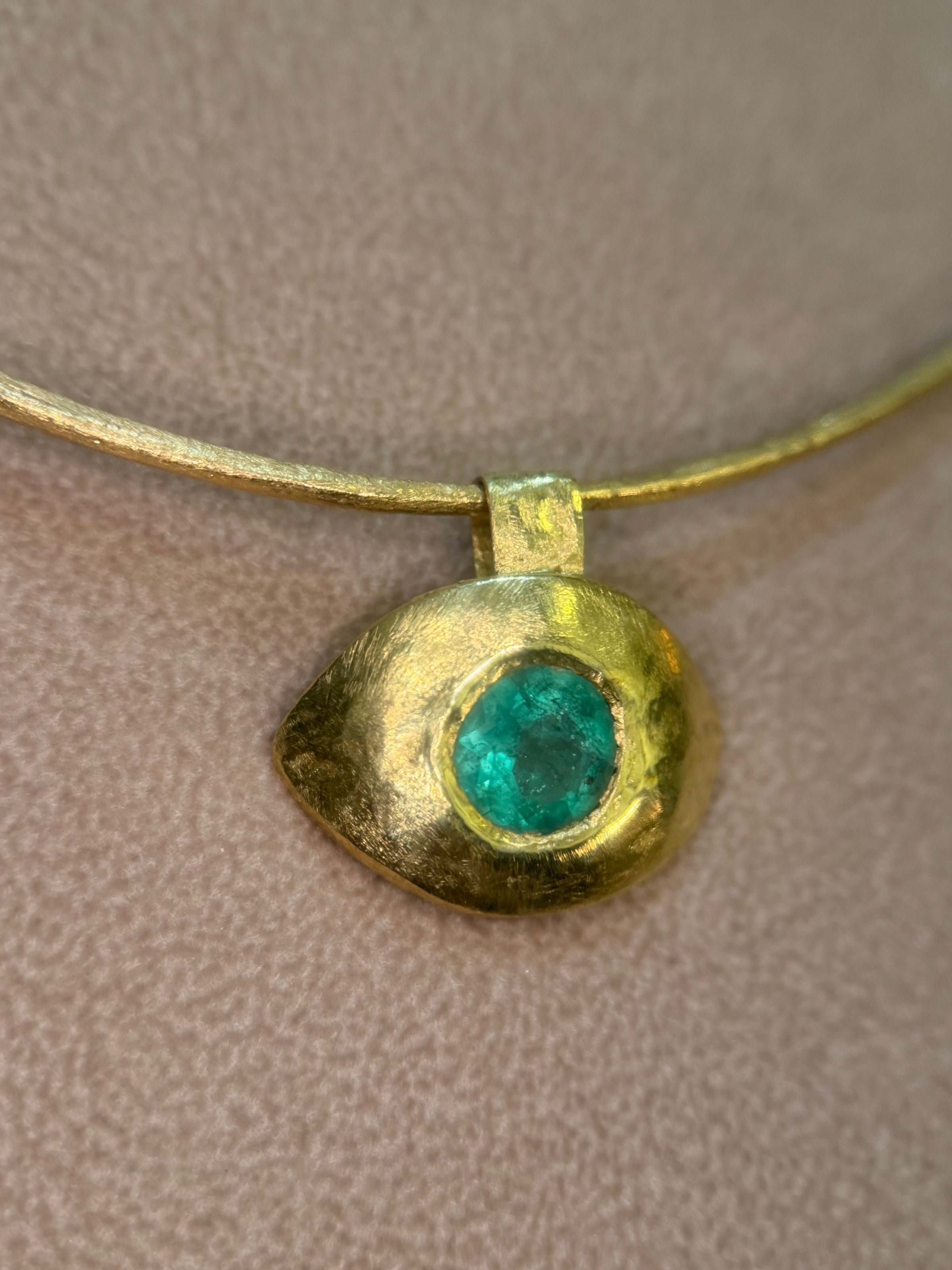 “Esmeralda Eye” Certified 2 Ct Emerald Round Large Evil Eye Wire Torque Collar Necklace 18 Ct Gold