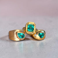 GIA Certified 2.9 Ct Colombian Emerald Ring with Diamonds in 18 Ct Gold