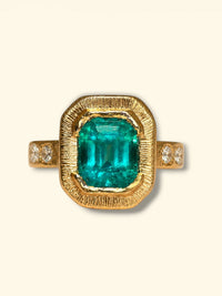 GIA Certified 2.9 Ct Colombian Emerald Ring with Diamonds in 18 Ct Gold