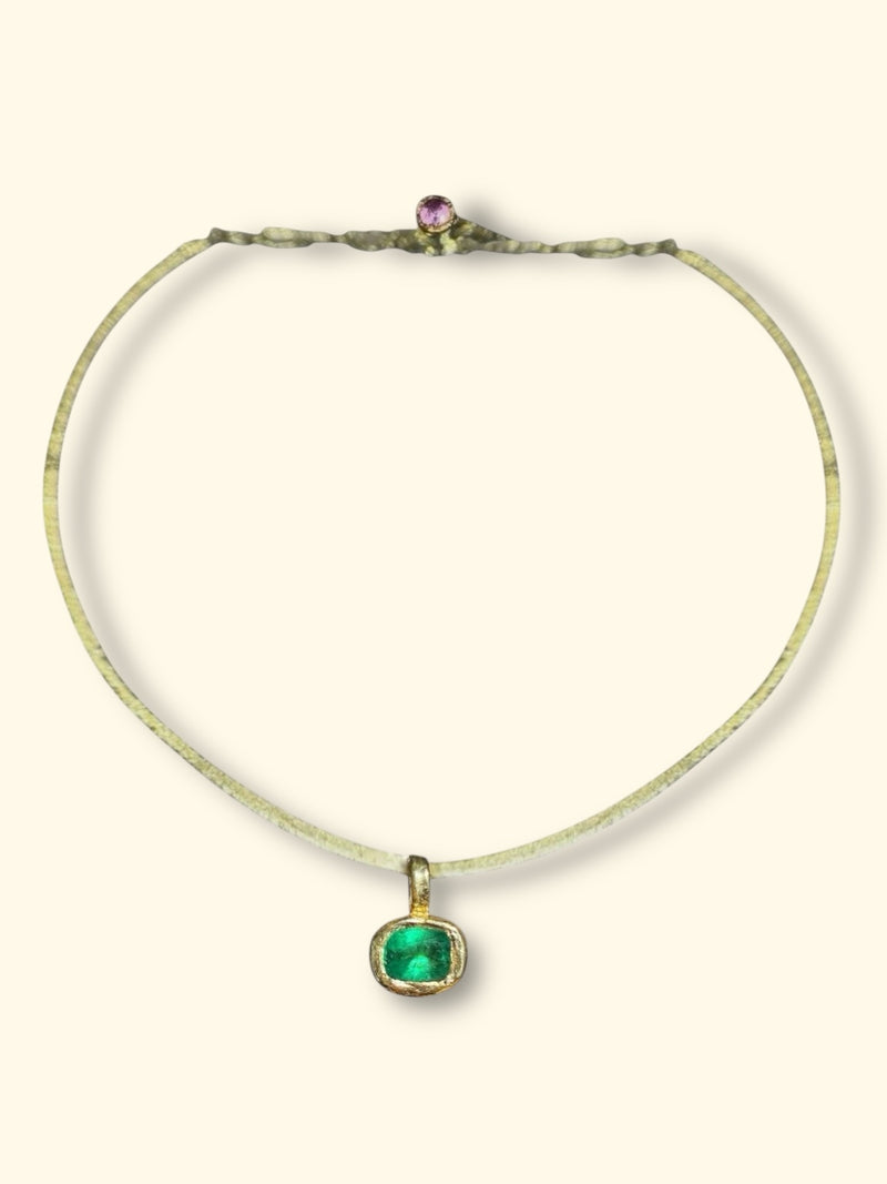 2.24 Cts Emerald Cushion Cut Wire Collar Chain 18 Ct Gold