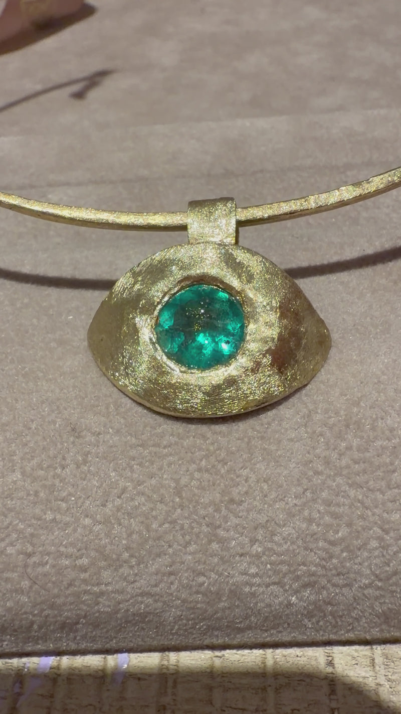 “Esmeralda Eye” Certified 2 Ct Emerald Round Large Evil Eye Wire Collar Necklace 18 Ct Gold